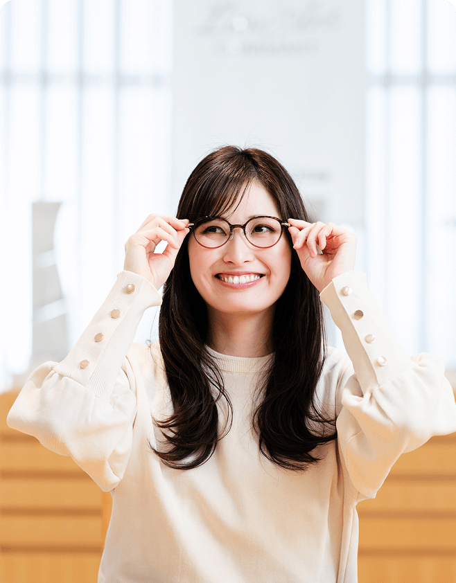 メガネをかけている女性